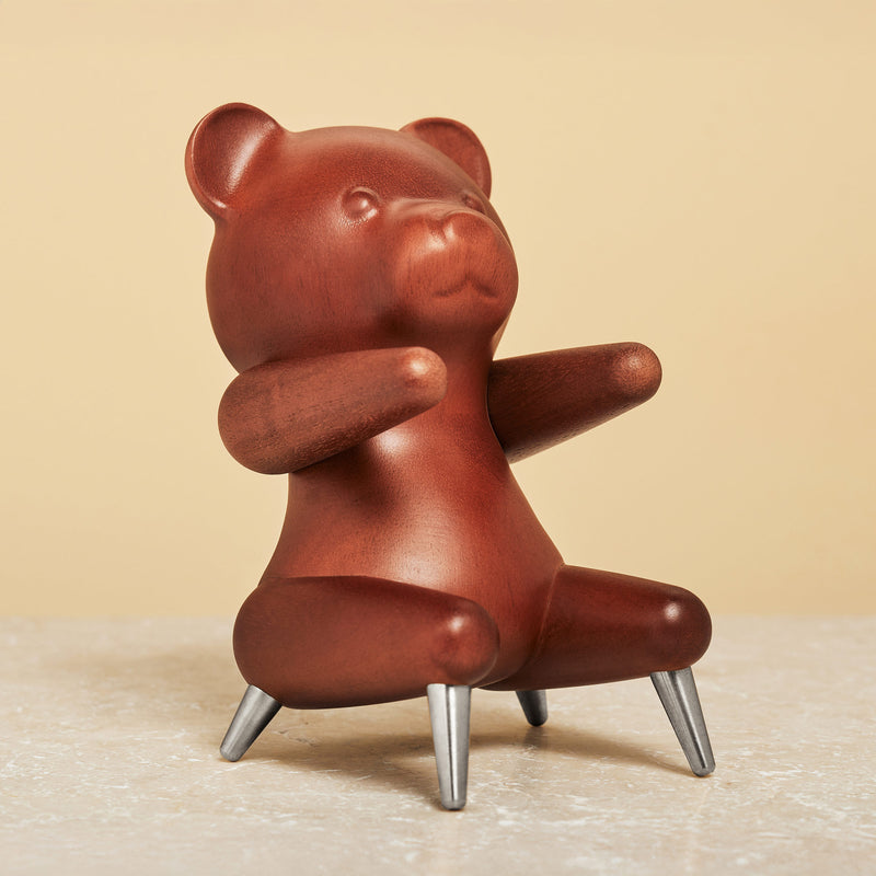 Brainchild – Træfigur – Bamse Figuren – Mahogni – Stål