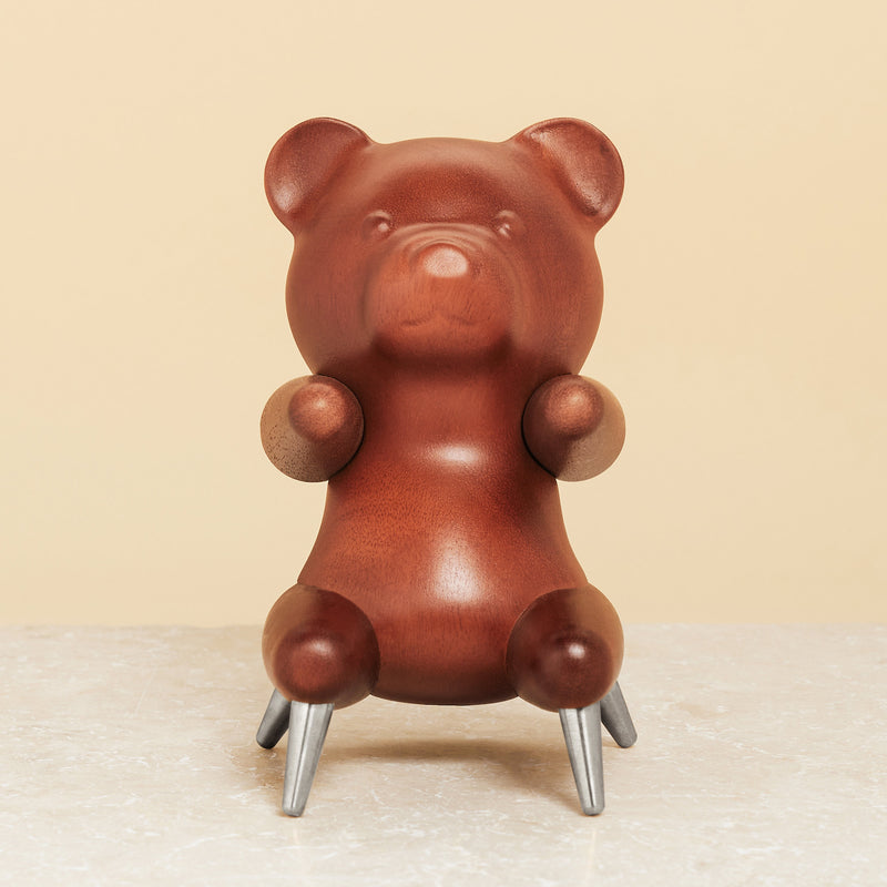 Brainchild – Træfigur – Bamse Figuren – Mahogni – Stål