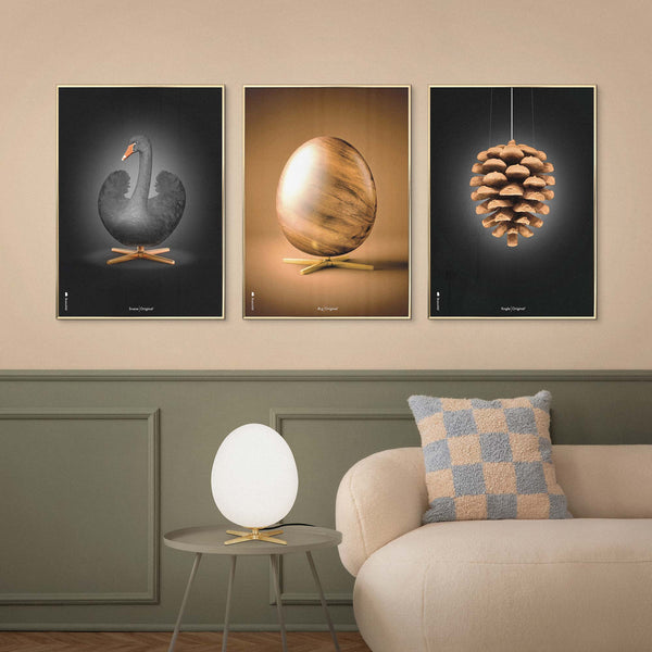 Brainchild – Pakkeløsning – Billedvæg – 3 valgfri indrammede plakater – 50x70 cm + Ægget Lampen