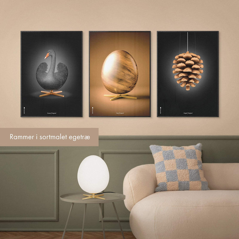 Brainchild – Pakkeløsning – Billedvæg – 3 valgfri indrammede plakater – 50x70 cm + Ægget Lampen