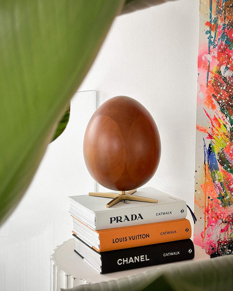 Brainchild – XL-Træfigur – Ægget Figuren – Mahogni – Messing